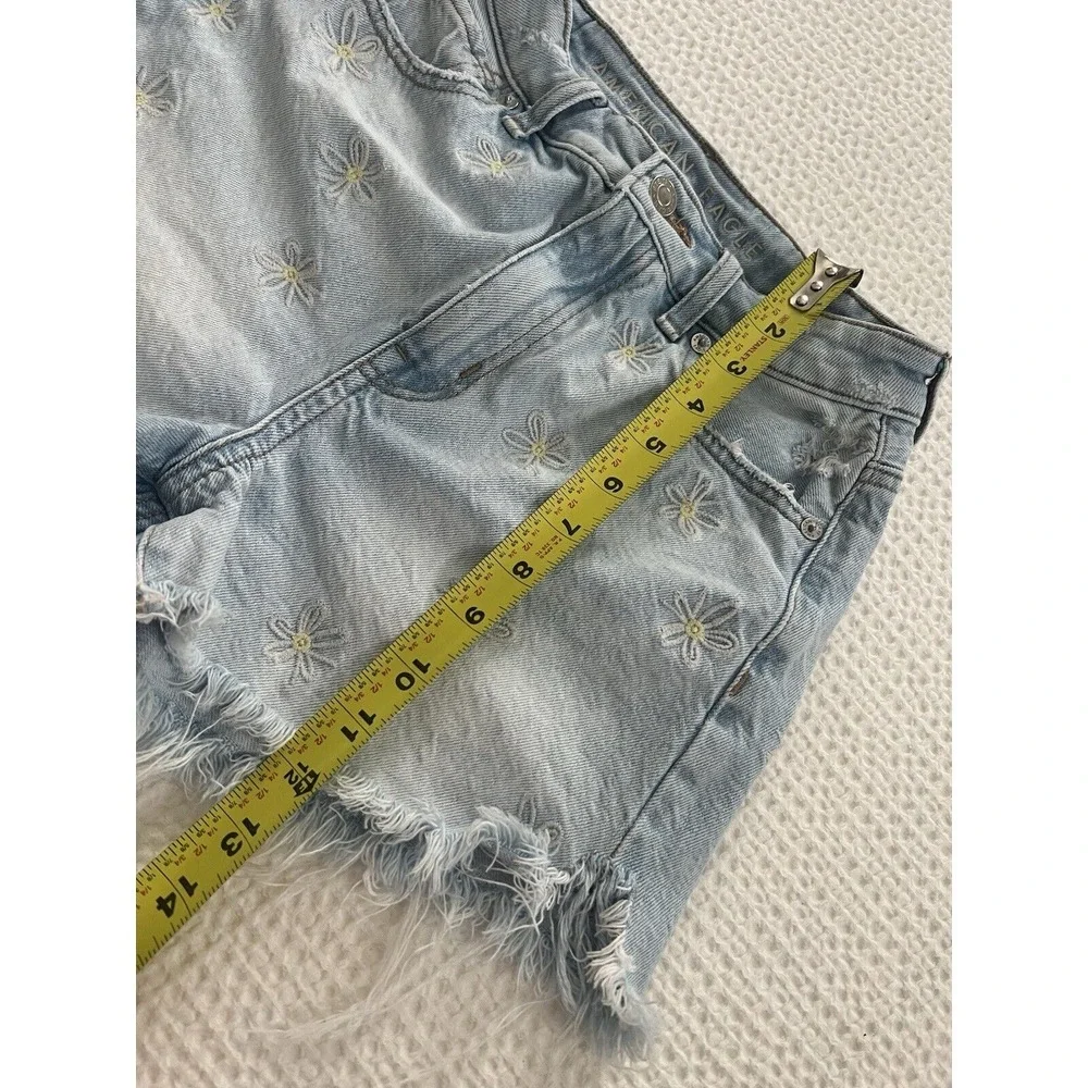 American Eagle Outfitters Women's Girls Embroidered Daisy Floral Mom Shorts Sz 0